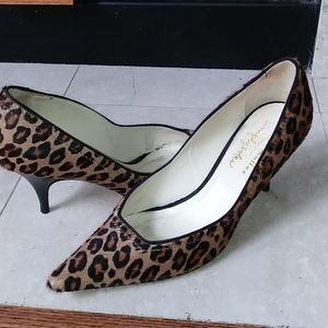 BETTY MULLER CLOSE TOE HEELS